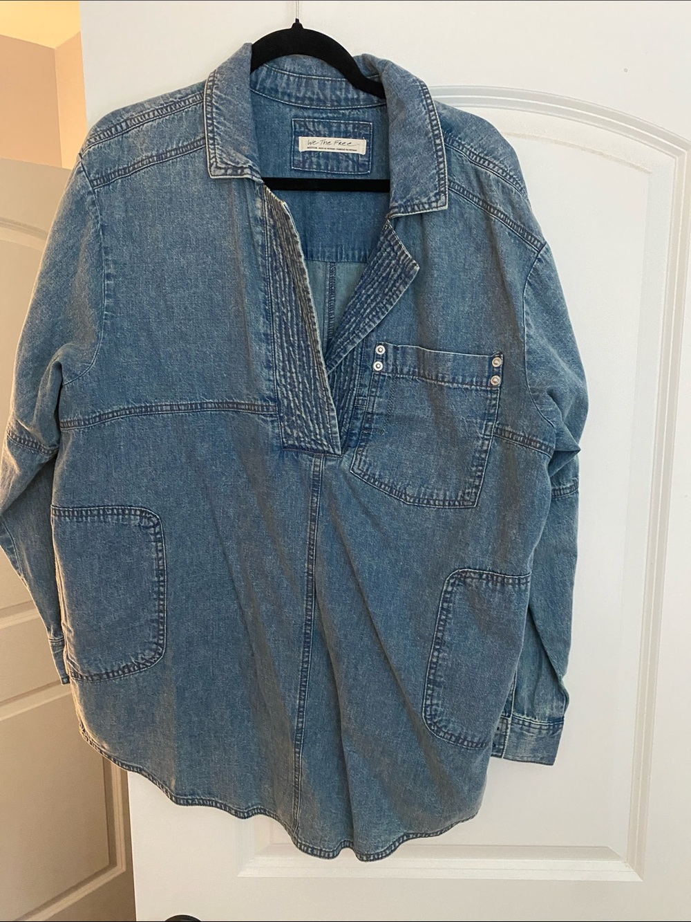 Free people Denim shirt 
Never worn no tags